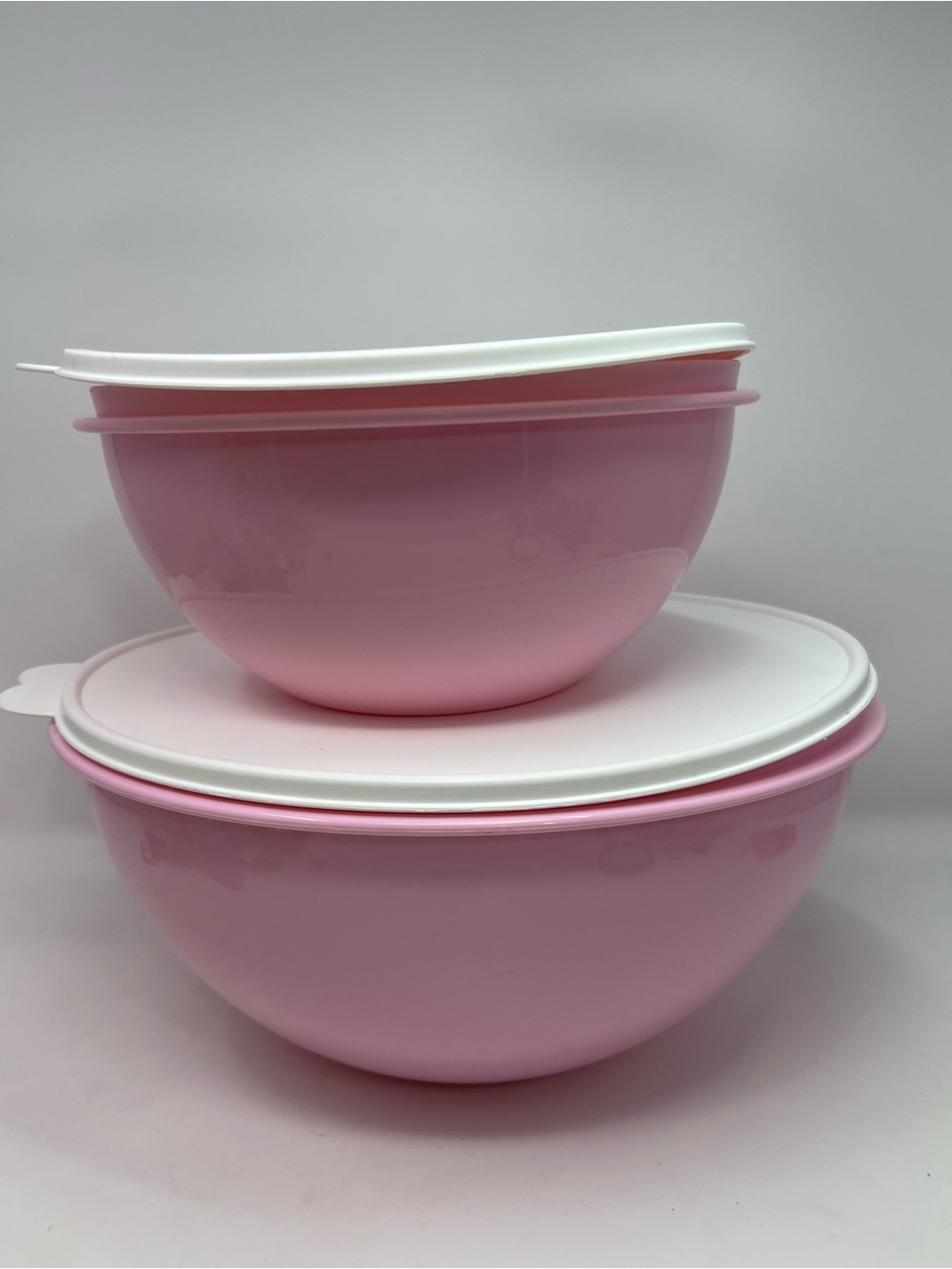 Tupperware Thatsa Bowls Mixing Serving & Storage One 12 Cups One 32 Cups Pink - Picture 2 of 7